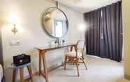 Ruang Umum 3 Homey and Elegant Studio at Marquis de Lafayette Apartment By Travelio