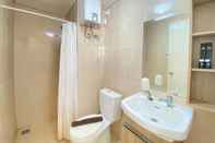 Toilet Kamar Spacious Corner 2BR at Parahyangan Residence Apartment  By Travelio