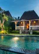 SWIMMING_POOL Wooden Ganeca Villas by Pramana Villas