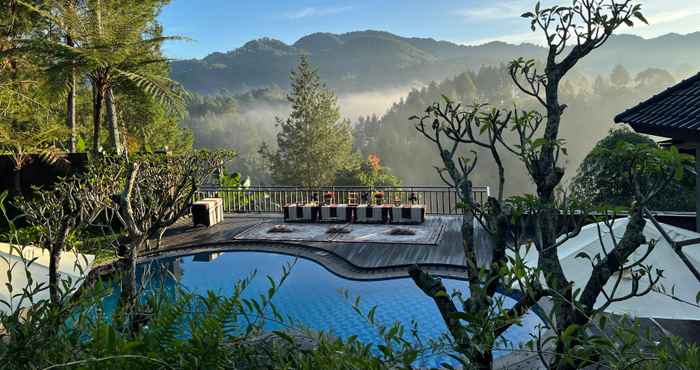 Swimming Pool Arkamaya Villa 