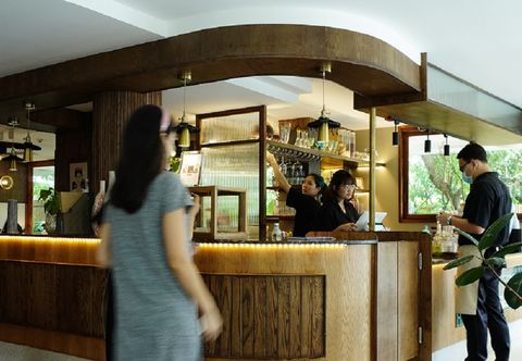 ロビー Karaarom Hotel