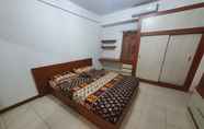 Kamar Tidur 4 Apartment Pinewood by Santoso Studio