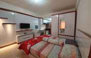 Kamar Tidur 3 Apartment Pinewood by Santoso Studio