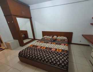 Kamar Tidur 2 Apartment Pinewood by Santoso Studio