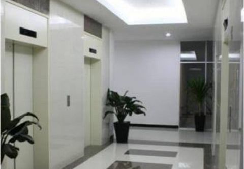 Accommodation Services THE ROOMOS Hotel Apartemen