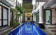 Swimming Pool 4 S&F Residence Kemang Jakarta