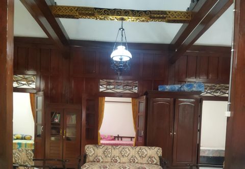 로비 Homestay Omah Lawas Balong