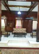 LOBBY Homestay Omah Lawas Balong