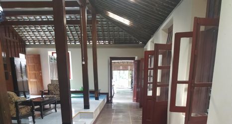 로비 2 Homestay Omah Lawas Balong