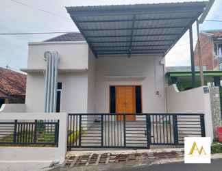 Bangunan 2 Family Homestay AA