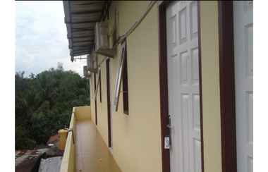 Exterior 2 Azza Kost