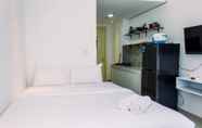 Kamar Tidur 2 Fancy and Cozy Studio Apartment at M-Town Residence By Travelio