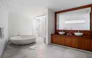 In-room Bathroom 6 Villa Blanca