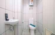 In-room Bathroom 4 Cozy High Floor Studio Apartment at Grand Kamala Lagoon Apartment By Travelio