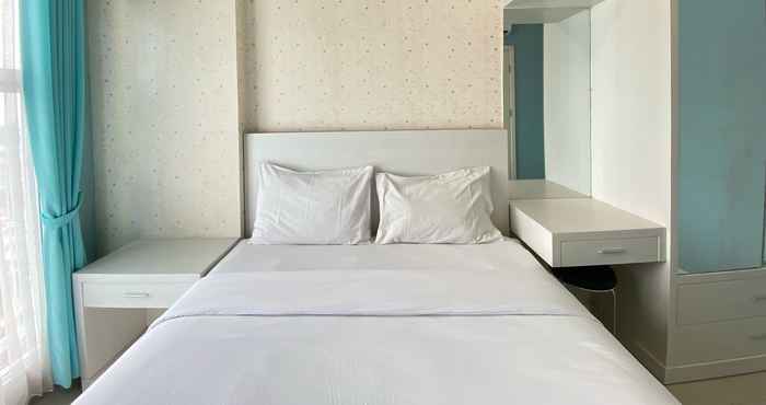 ห้องนอน 2BR Cozy Apartment at Apartment Parahyangan Residence By Travelio