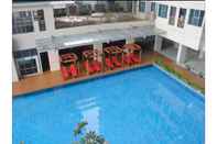 Kolam Renang Apartment Tamansari Iswara by Diah Room