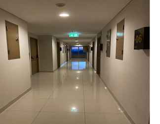 Lobi 2 Apartment Tamansari Iswara by Diah Room