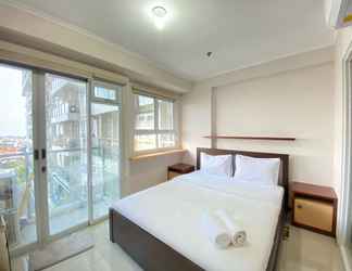 Bedroom 2 Nice and Minimalist 1BR at Gateway Pasteur Apartment By Travelio