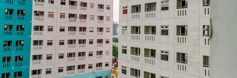 Lobby Modern Look 2BR Apartment Green Pramuka City near Mall By Travelio