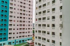 Lobby Modern Look 2BR Apartment Green Pramuka City near Mall By Travelio