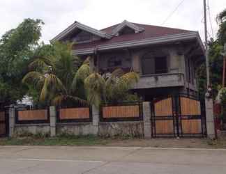 Exterior 2 RedDoorz Hostel @ Madrias Pension House Isabela