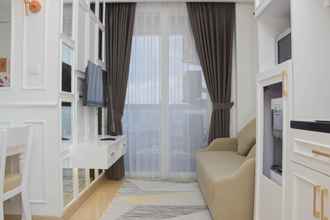 Ruang untuk Umum 4 Comfy and Modern 2BR at Menteng Park Apartment By Travelio