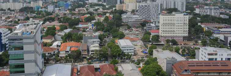 Sảnh chờ Comfy and Modern 2BR at Menteng Park Apartment By Travelio