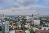 Lobby Comfy and Modern 2BR at Menteng Park Apartment By Travelio