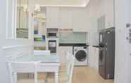 Ruang untuk Umum 4 Comfy and Modern 2BR at Menteng Park Apartment By Travelio