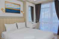 Bilik Tidur Comfy and Modern 2BR at Menteng Park Apartment By Travelio