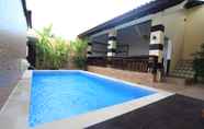สระว่ายน้ำ 2 Bukit Suites Villa 3