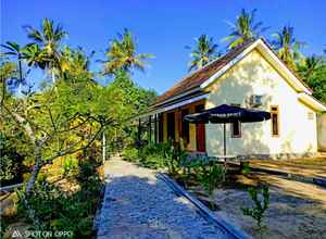 Bangunan 4 Rumah Mertua Pulau Merah