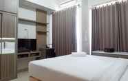 Kamar Tidur 2 Stylish Living Studio at Apartment Taman Melati Surabaya By Travelio