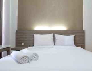 Kamar Tidur 2 Stylish Living Studio at Apartment Taman Melati Surabaya By Travelio