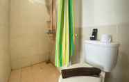 In-room Bathroom 5 Well Appointed 1BR Apartment at Harvard Jatinangor By Travelio