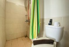 In-room Bathroom 5 Well Appointed 1BR Apartment at Harvard Jatinangor By Travelio