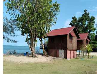 Bangunan 2 Pantai Marquez