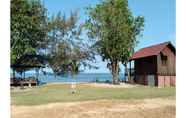 Nearby View and Attractions 4 Pantai Marquez