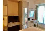 Bedroom 3 Apartemen Mahogani by Dewi Rooms