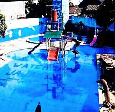 Swimming Pool 2 Jajar Intan Villa