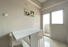 Ruang Umum 4 Cozy 2BR at Newton Residence Apartment Bandung By Travelio