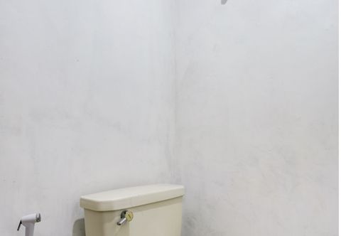 Bilik Mandi dalam Bilik OYO 91238 Sky In Homestay Syariah