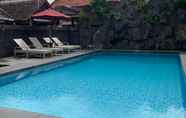 Kolam Renang 3 Prambanan Guesthouse