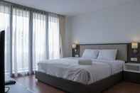 Kamar Tidur Modern 3BR at Simprug Park Residences By Travelio Premium