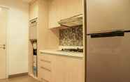 ห้องนอน 6 Modern 3BR at Simprug Park Residences By Travelio Premium