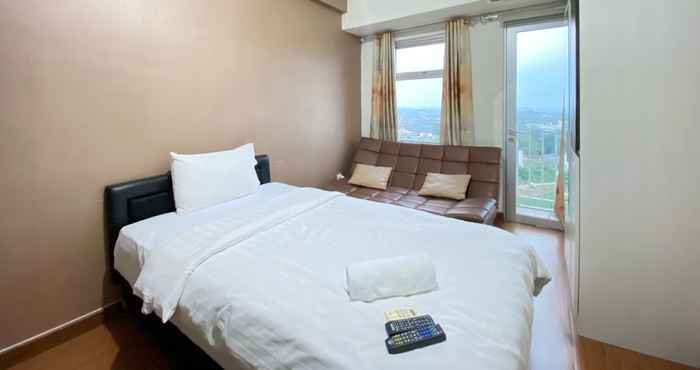 Bedroom Cozy Studio Apartment with Great View at Oxford Jatinangor By Travelio