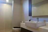 In-room Bathroom Comfort 2BR at Simprug Park Residences By Travelio Premium