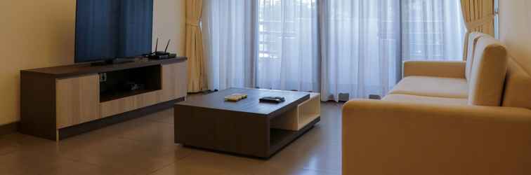 Sảnh chờ Comfort 2BR at Simprug Park Residences By Travelio Premium