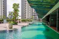 Swimming Pool Elegant Studio at Pacific Garden Apartment near Alam Sutera By Travelio