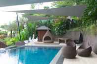 สระว่ายน้ำ Akasha Resort Hambalang